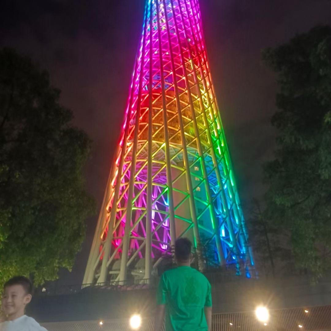 喜欢可乐的大哥哥