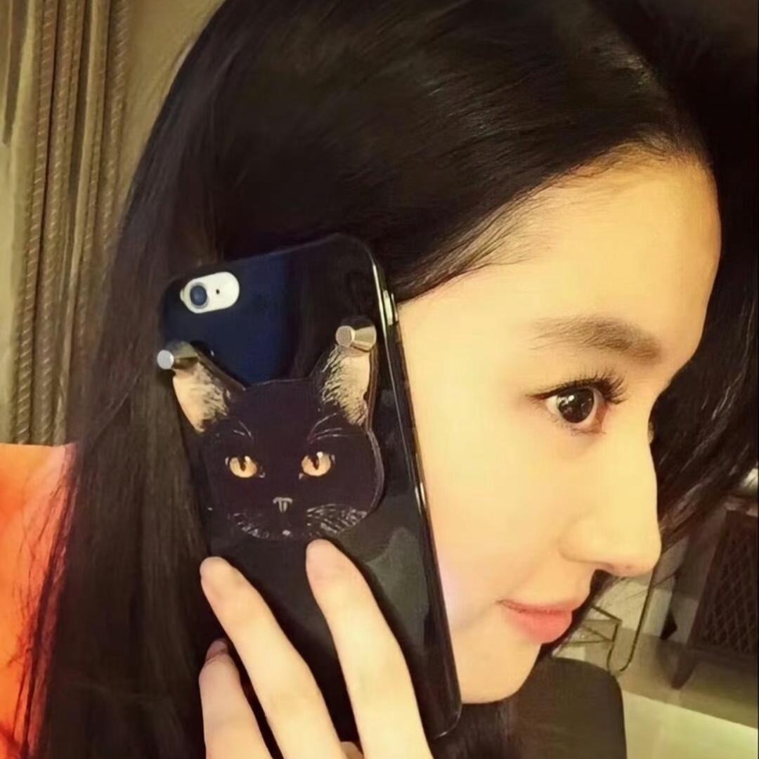 泡在阳光和咖啡里