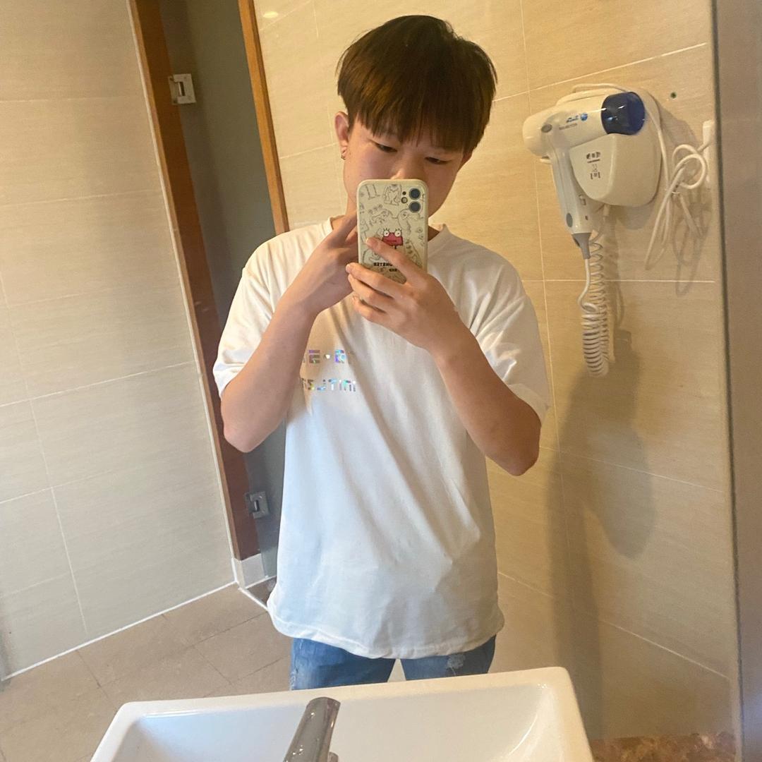 偷月亮的猫🐈‍⬛