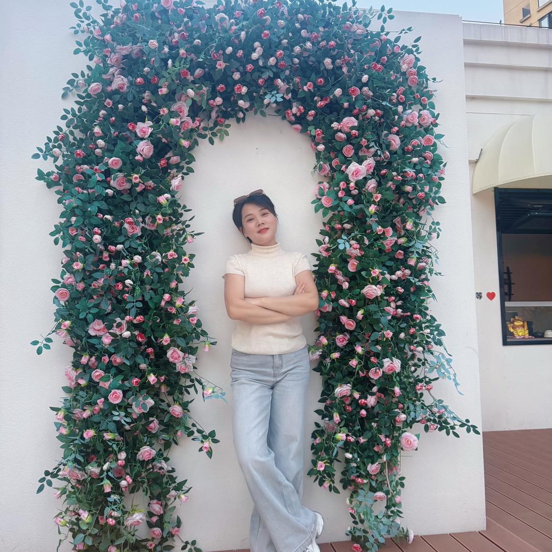 摆地摊的吴姐姐