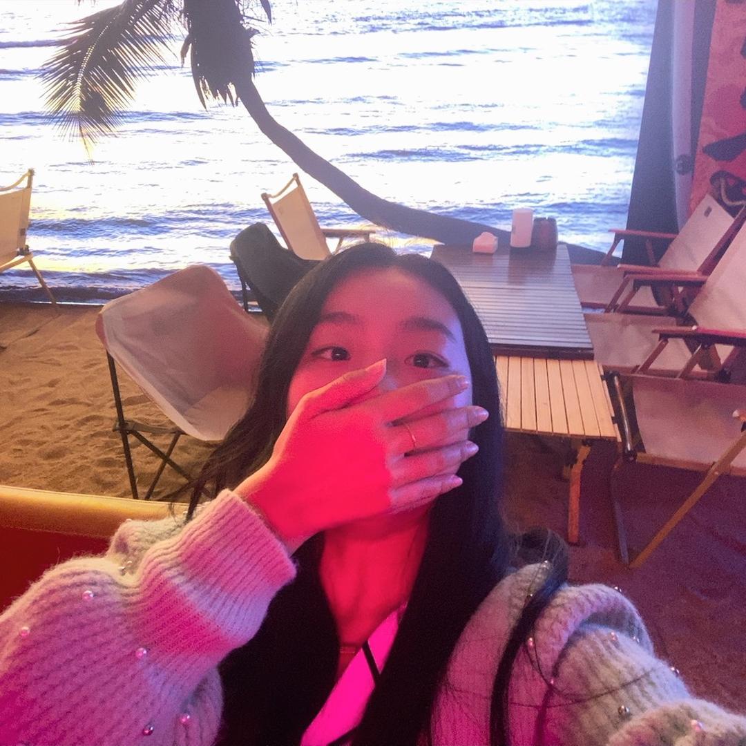我不看月亮🌙、