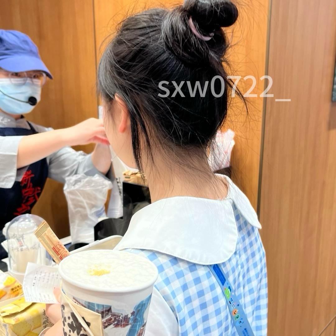 今天吃两个烧卖
