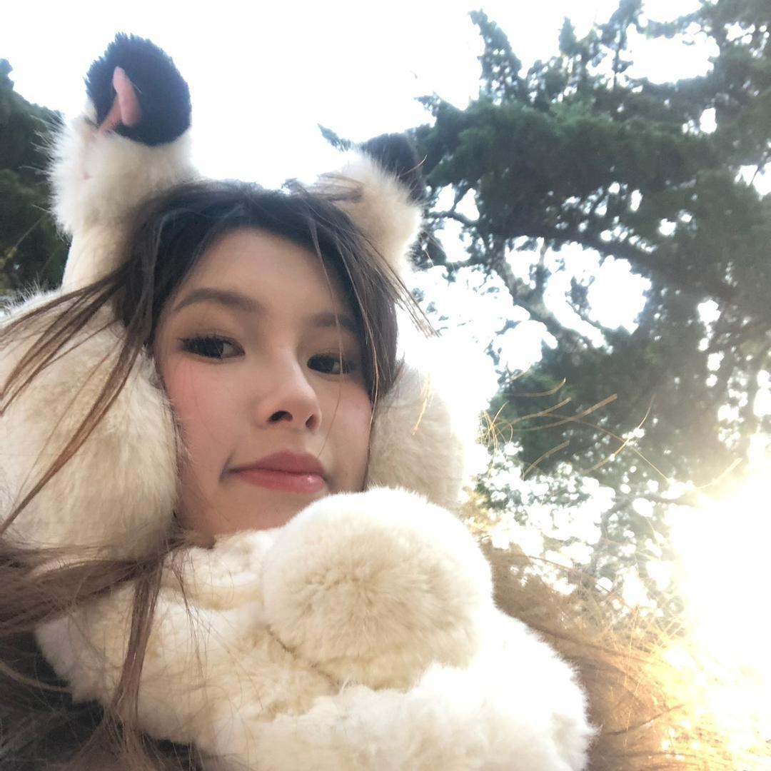 Ella.