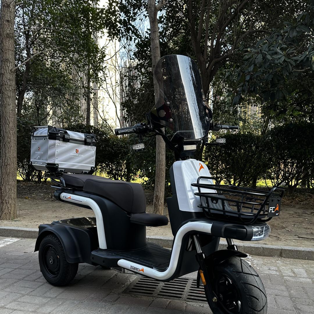 郑州嗨摩吧小张电动三轮车