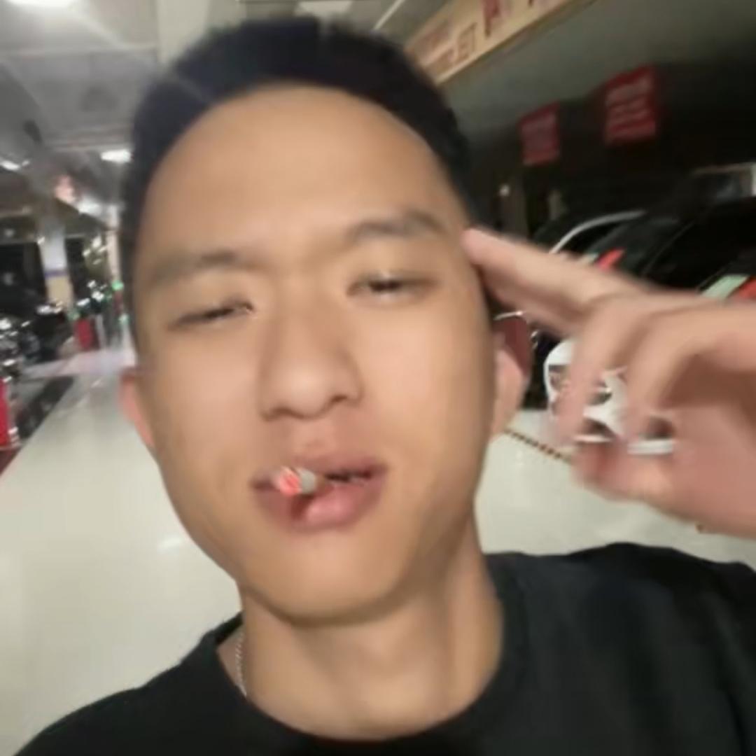 昆明凌楠精品二手车（小老伟）