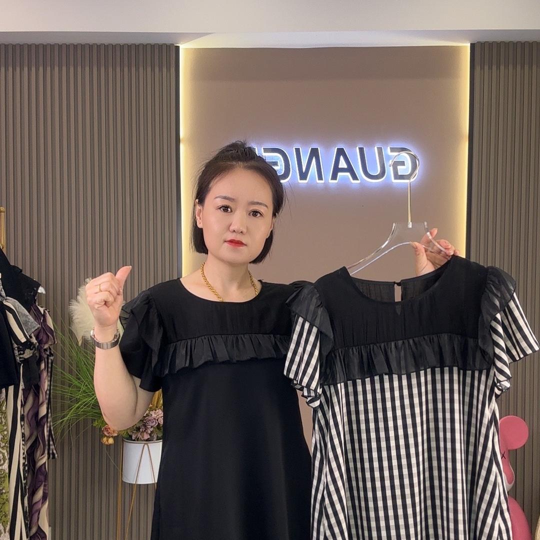 淋淋女装服饰工厂店
