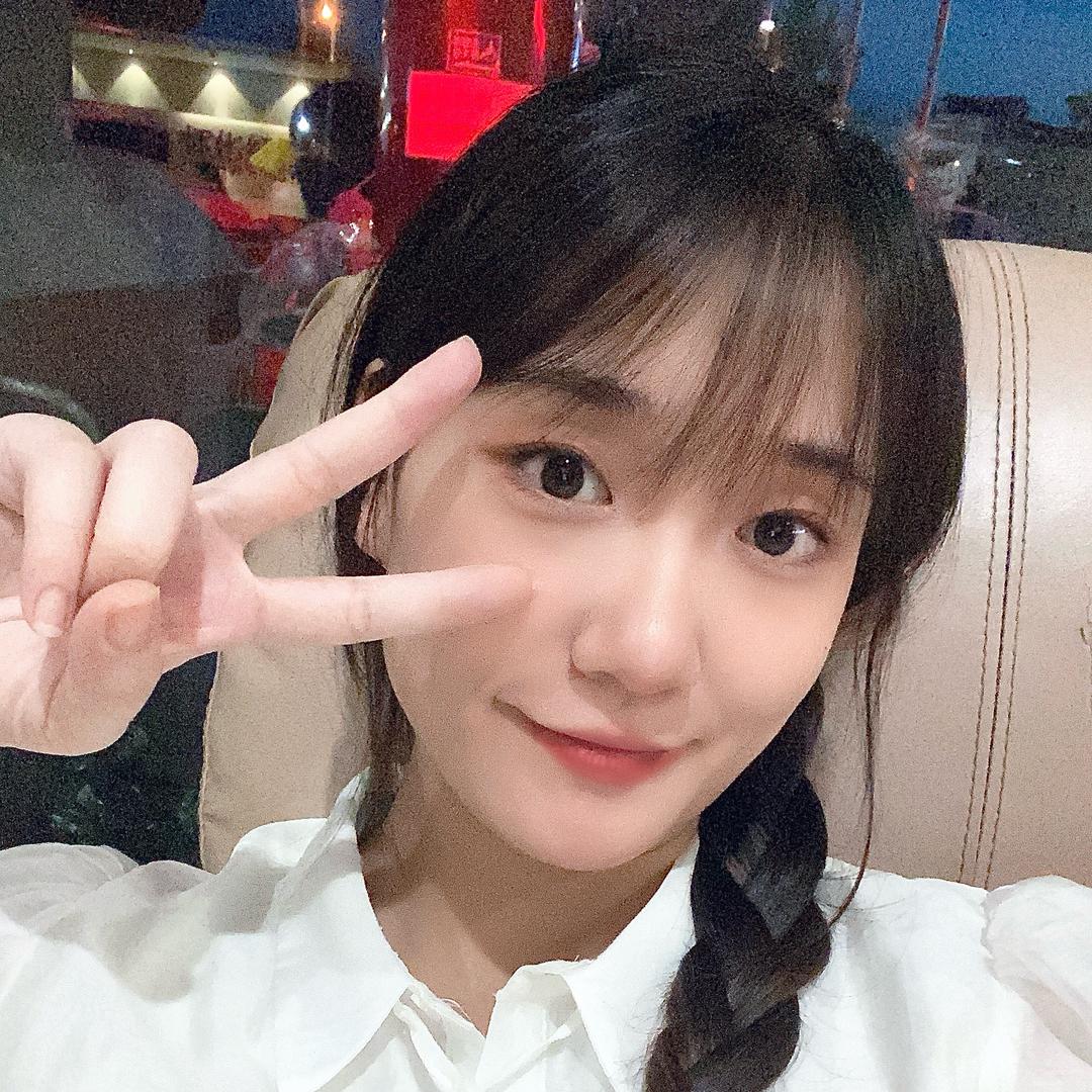 依洁👸