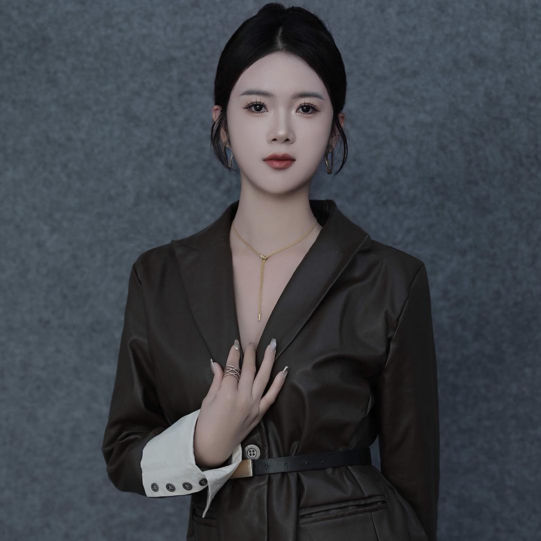 火红时尚女装👗