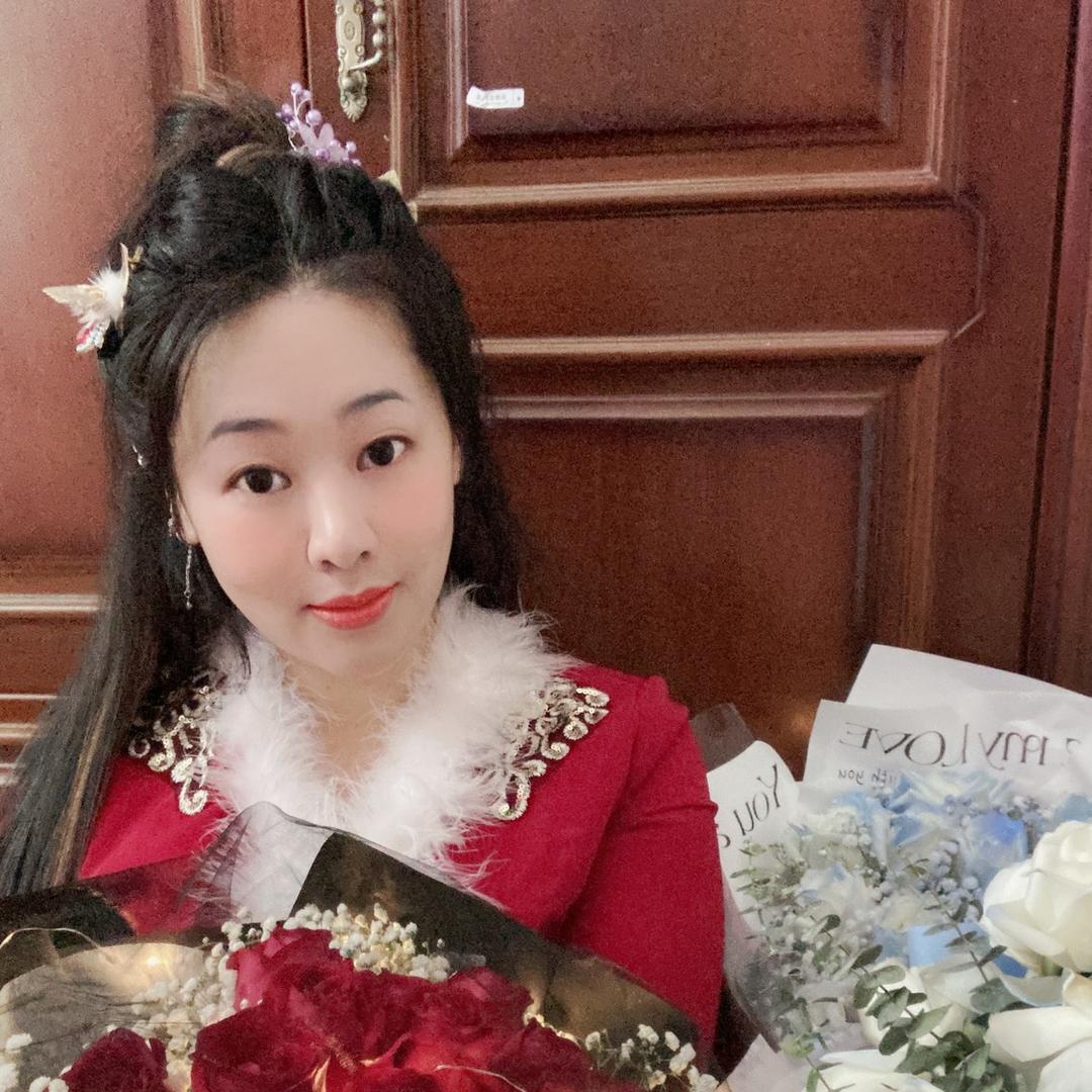 🚁✈️小魔女🐯蟹宝王✈️🚁