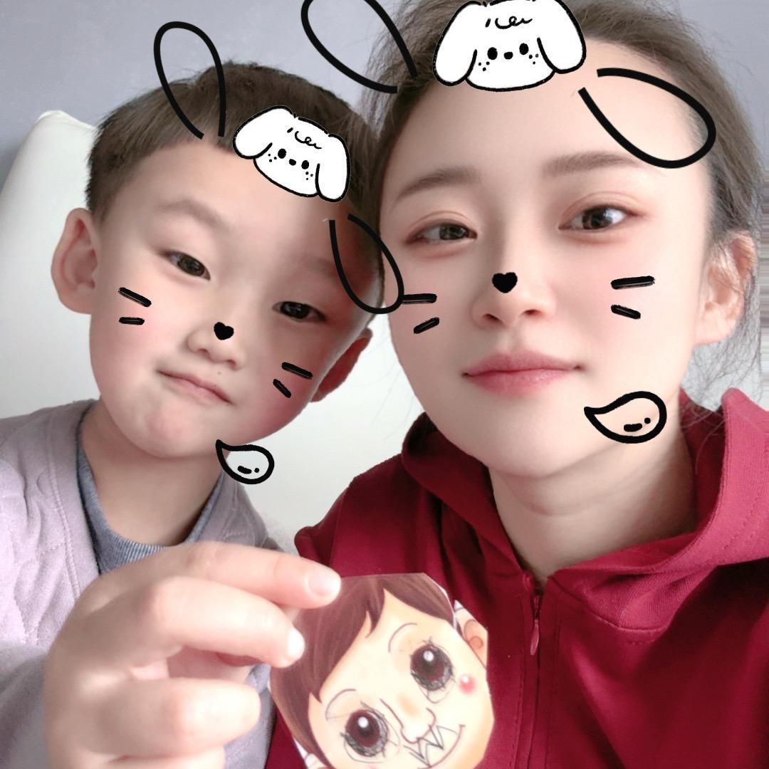 金果子爱笑