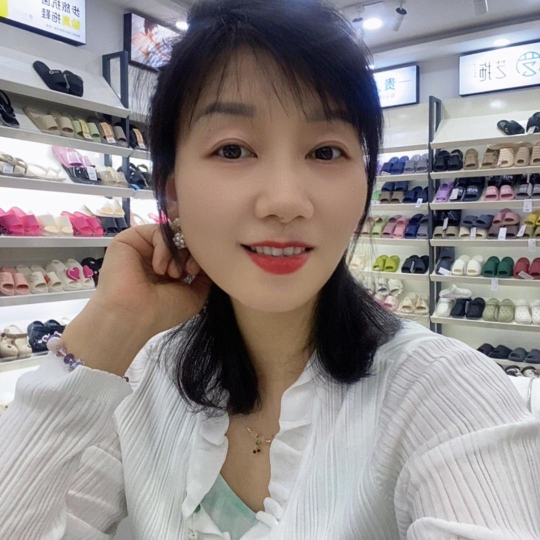 王娜晶安远港拖鞋