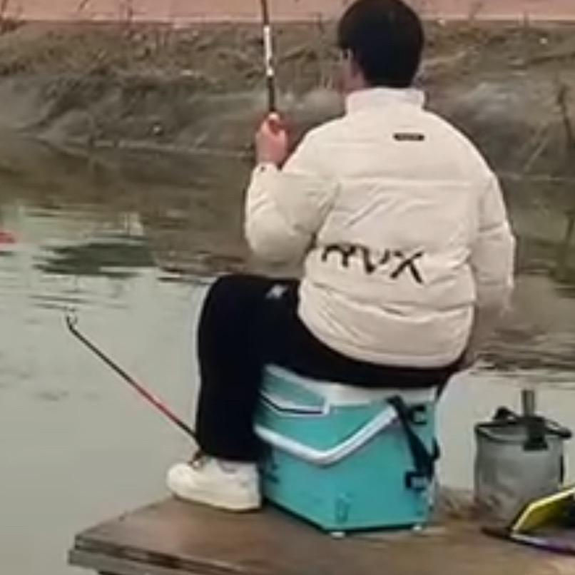 左手阿乐