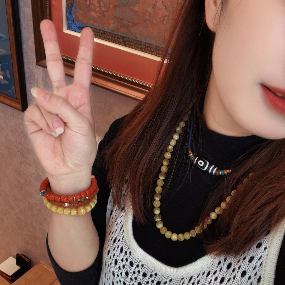 小小.