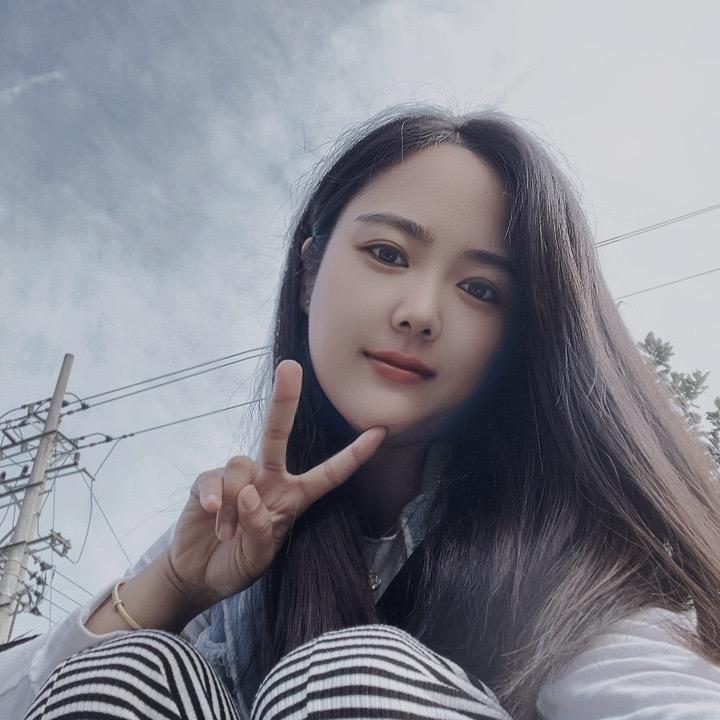 小艳🌸