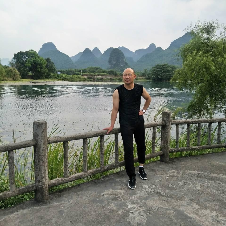 玫瑰苑光头👨‍🦲