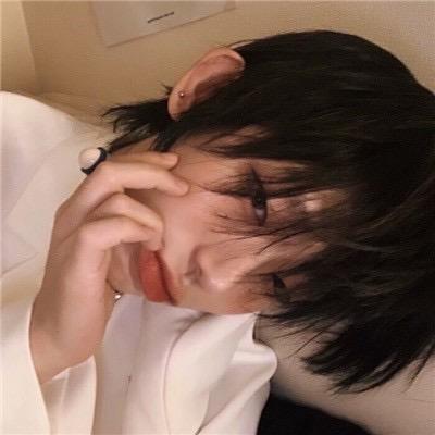 一只胖头鱼，