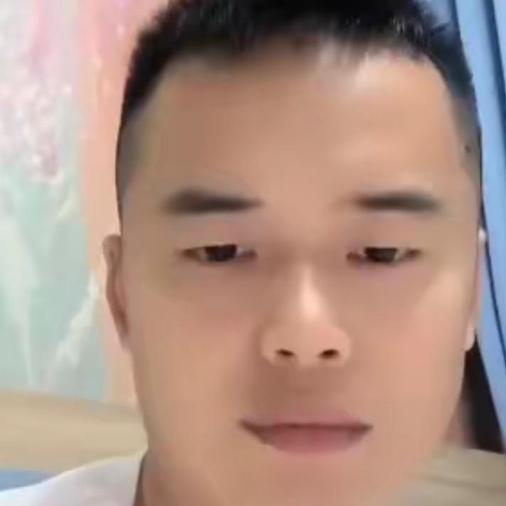 李华