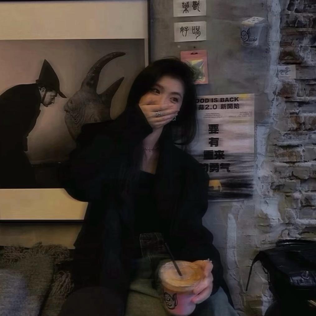 ❅