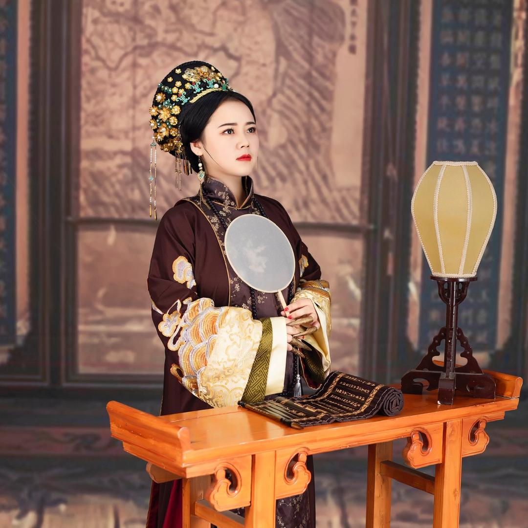 卖煲仔饭的小点点