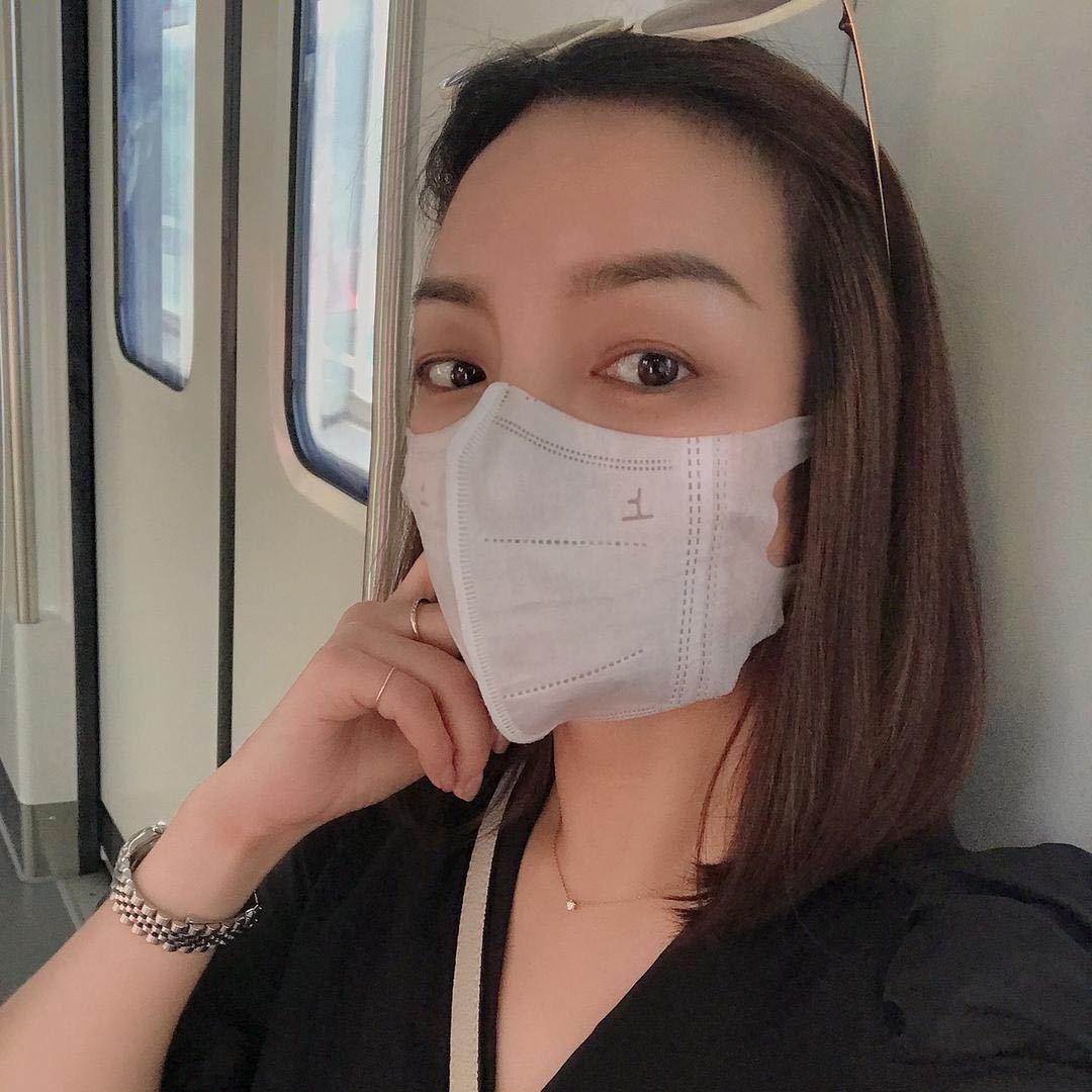 リカ 做服装的小姐姐