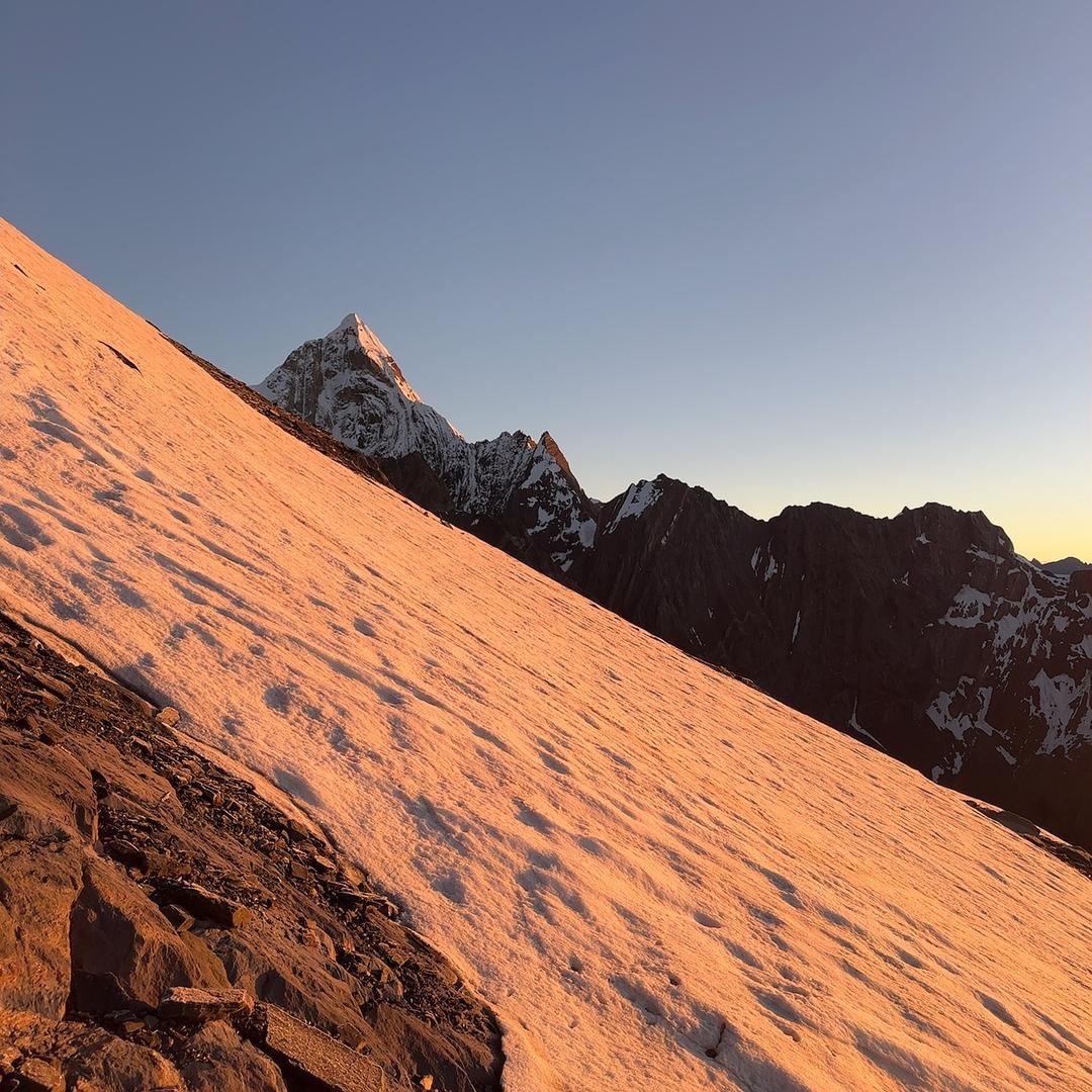 爱登山的小协作