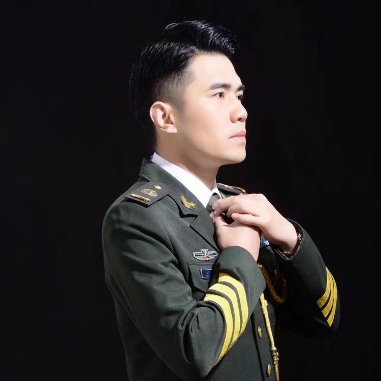 程龙  男高音