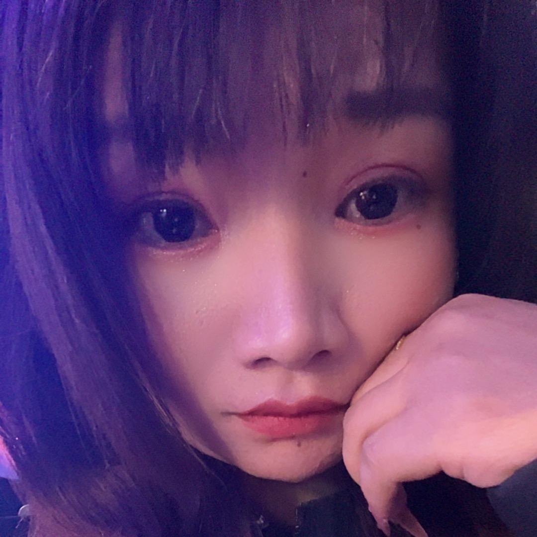 🧘🏻‍♀️🧎🏻