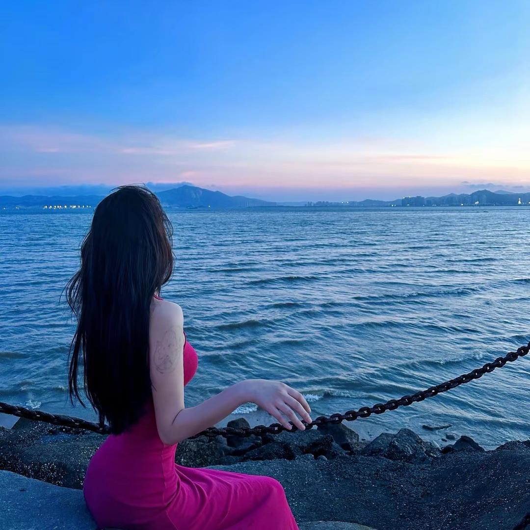 月亮不睡我不睡💦