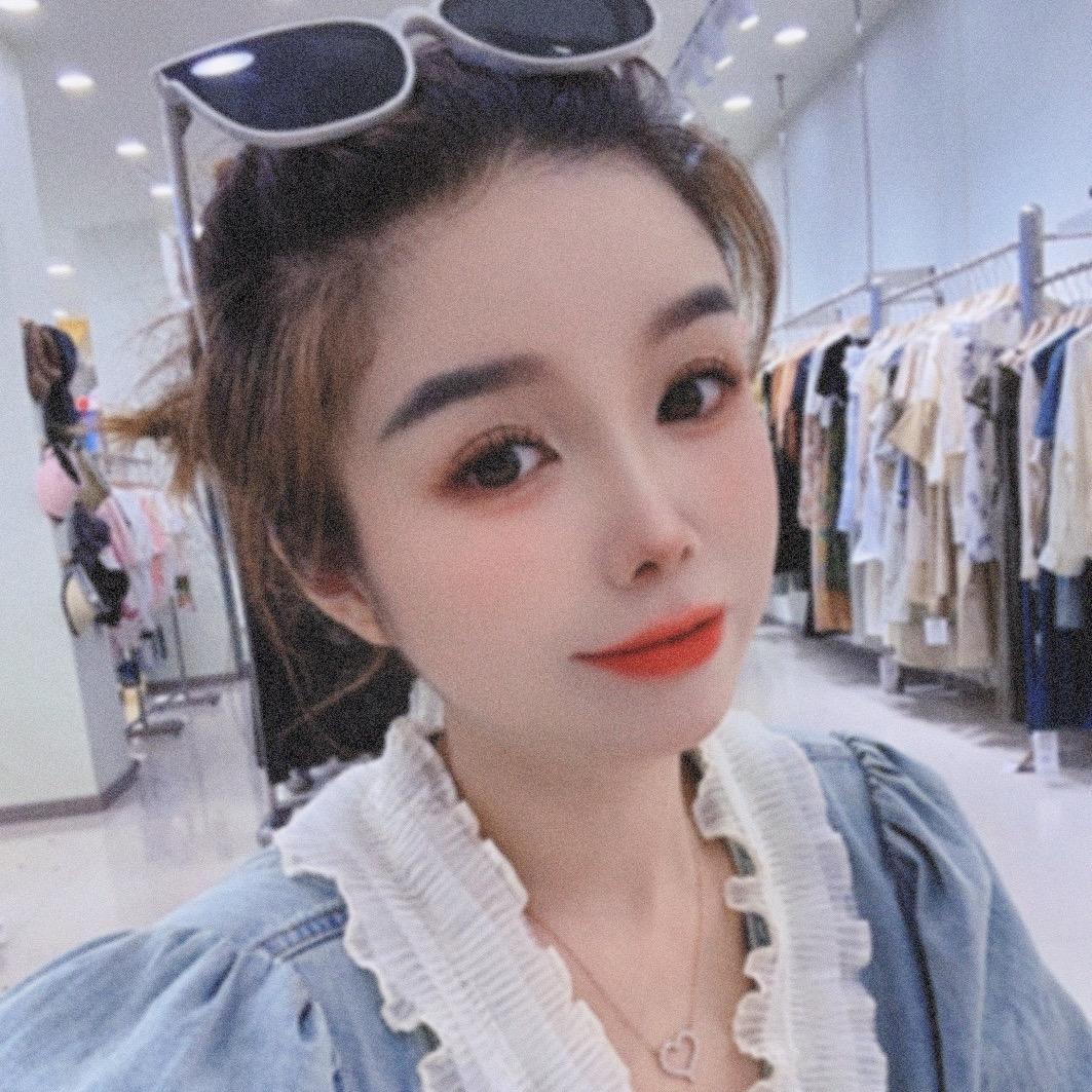 松桃怦然心动童装.一抹亮色女装