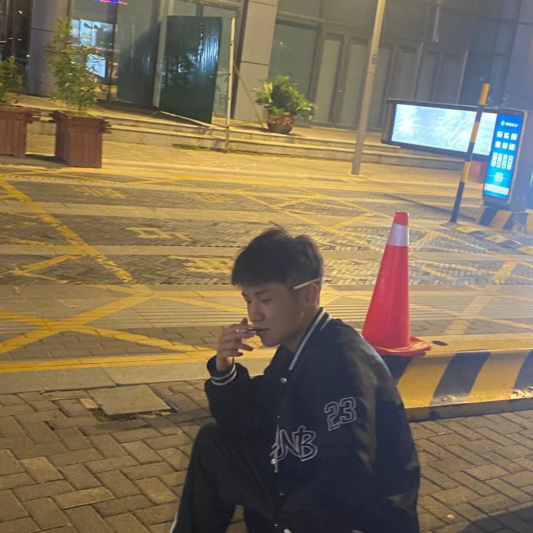 资邱1+1美发设计孙子中