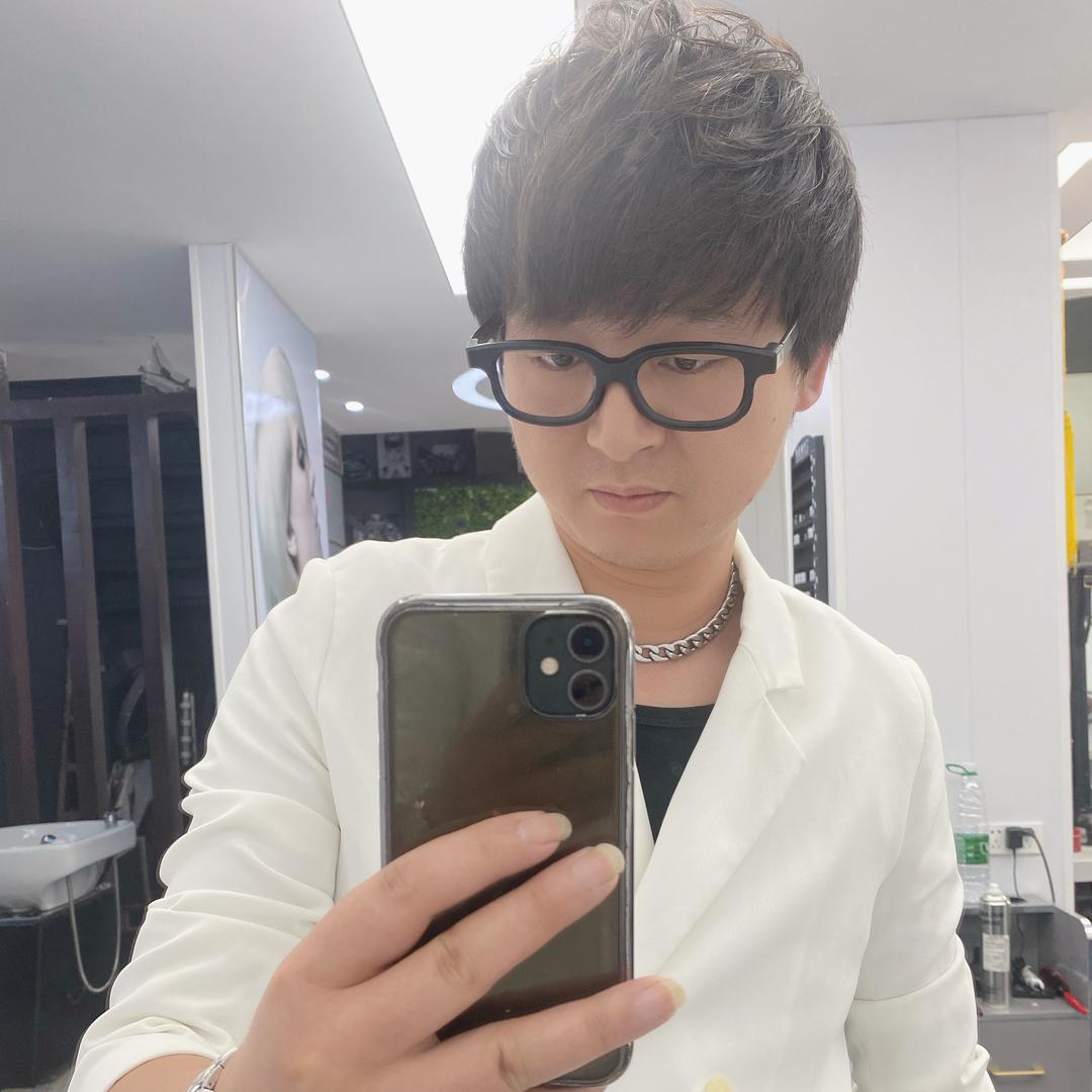 汉川吉米老师.发型定制