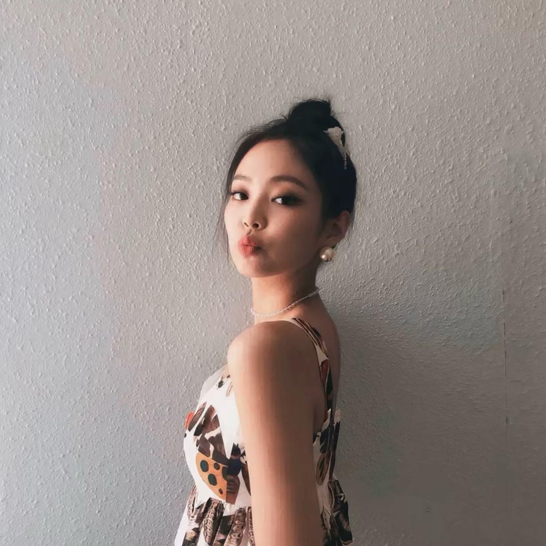 易铭玺.