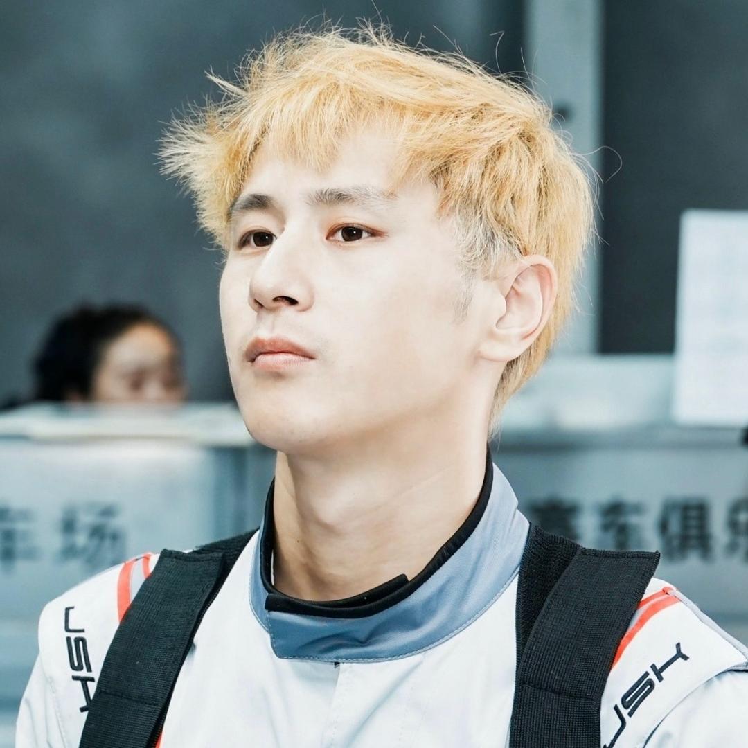 吴亚超F1电竞职业车手卡丁车特训指导