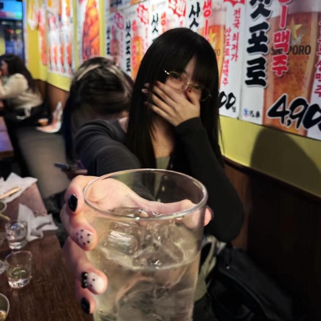 一杯幸运健康幸福的美式.