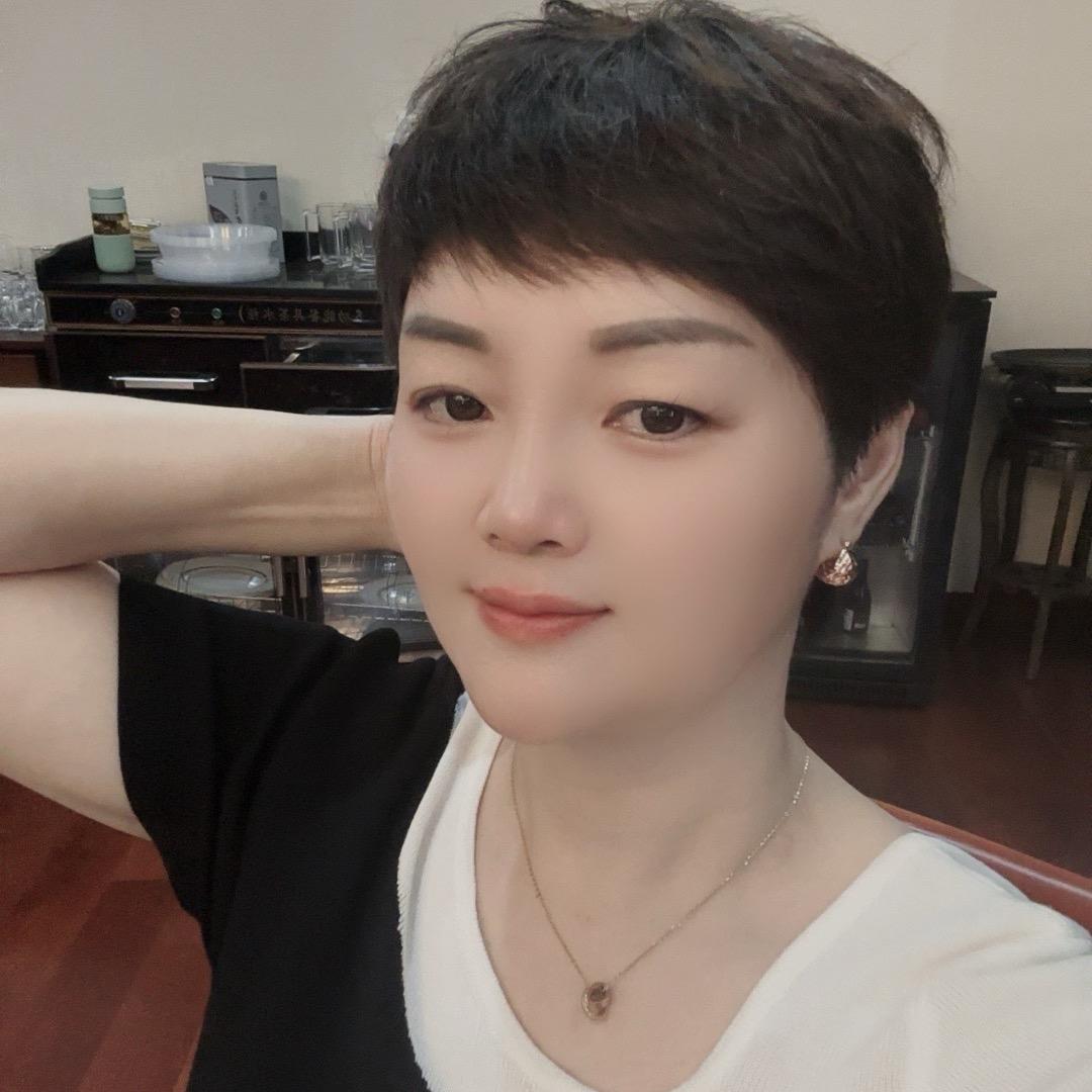 ，