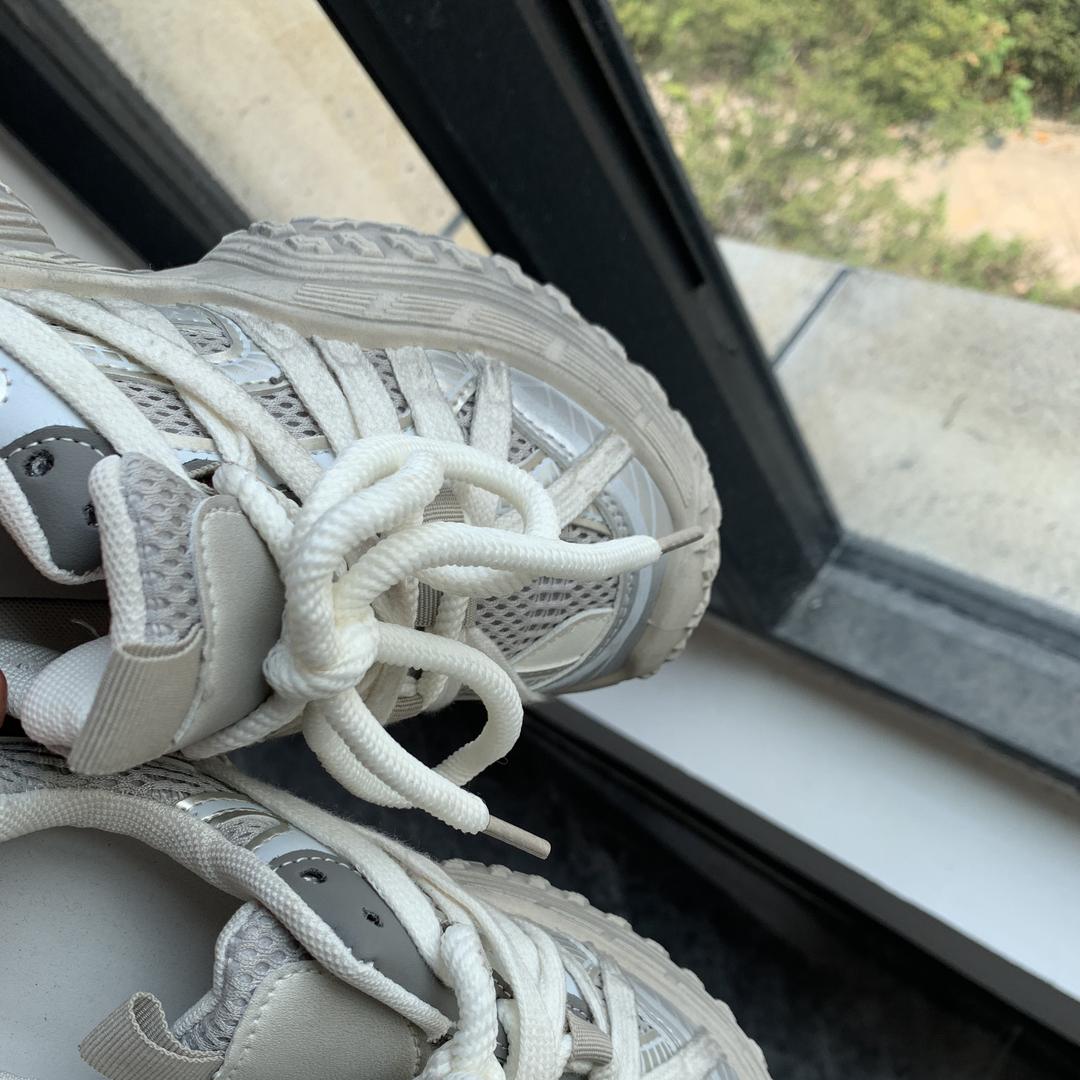 暮秋秋女鞋旗舰店佰康