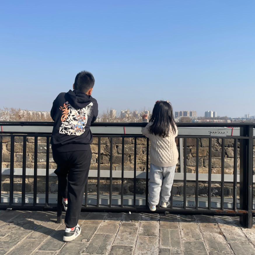 练鼓的小破孩&"