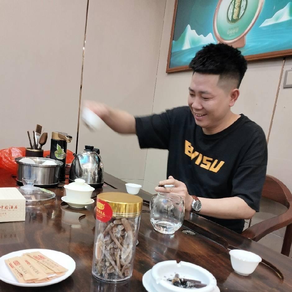 贤飞