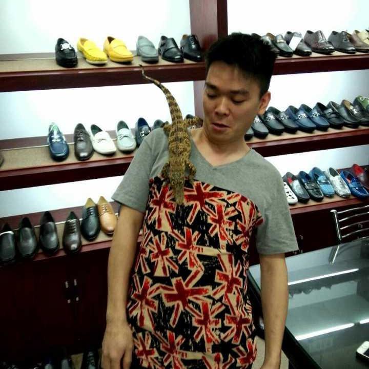 川C  炮哥(煊皮皮具)