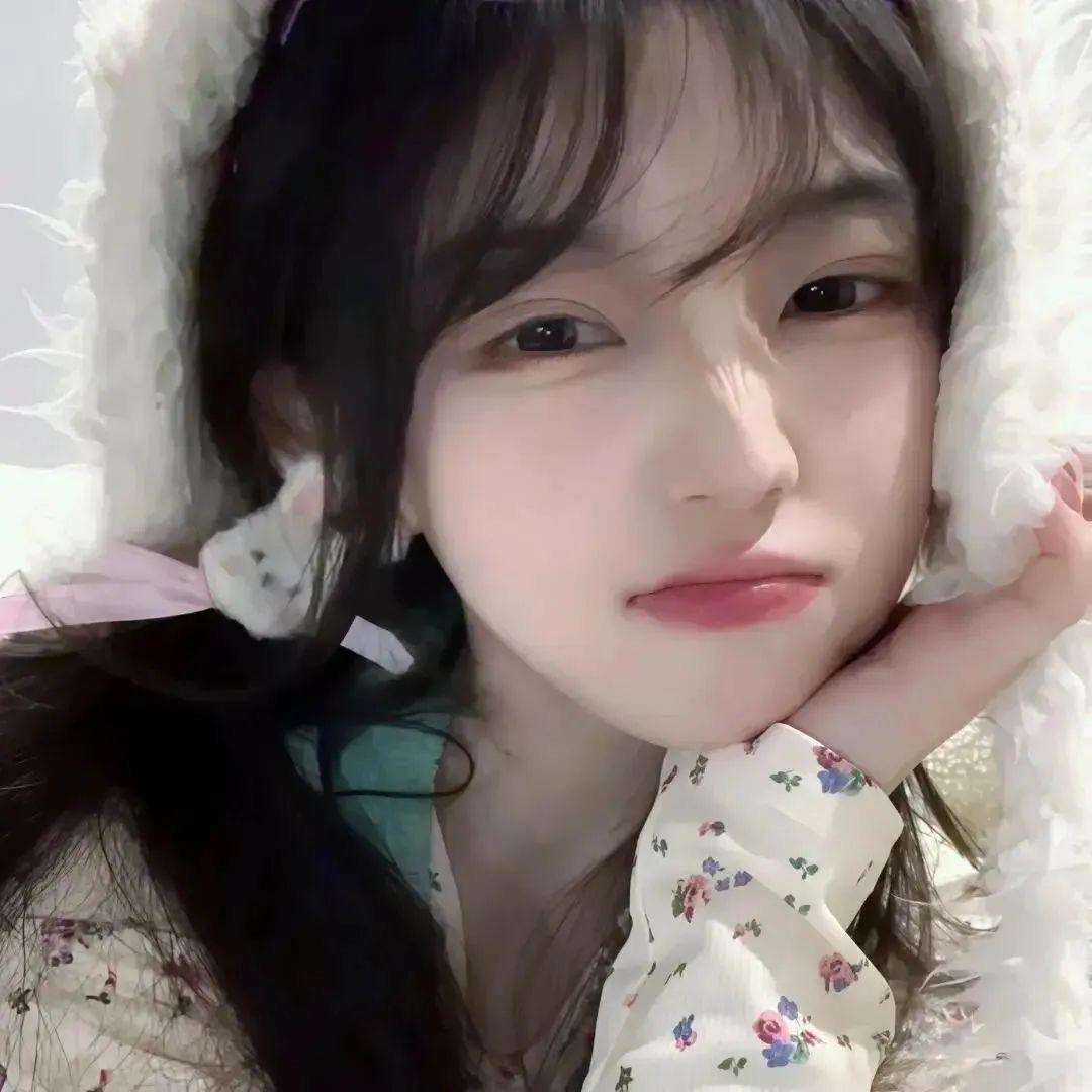 小小.