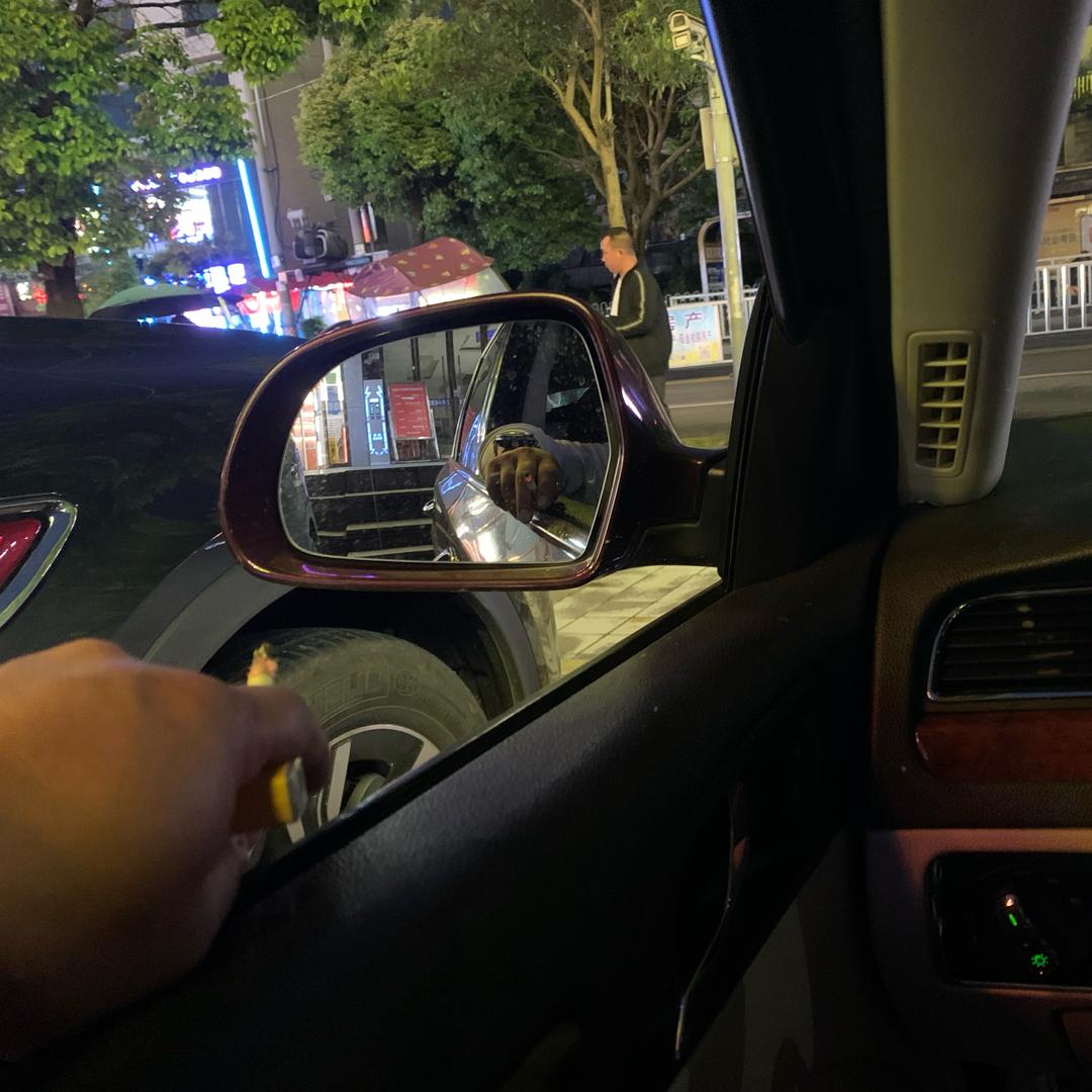 ———何先生🧑‍🏫