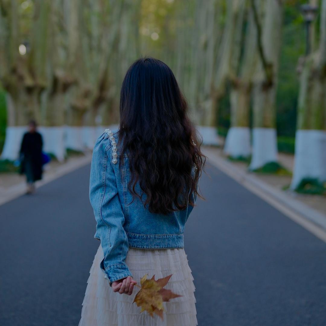 默