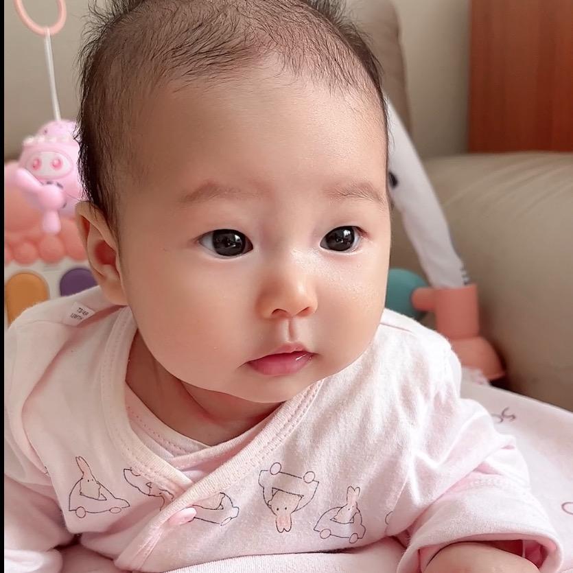 嘉嘉（三千金的妈妈）