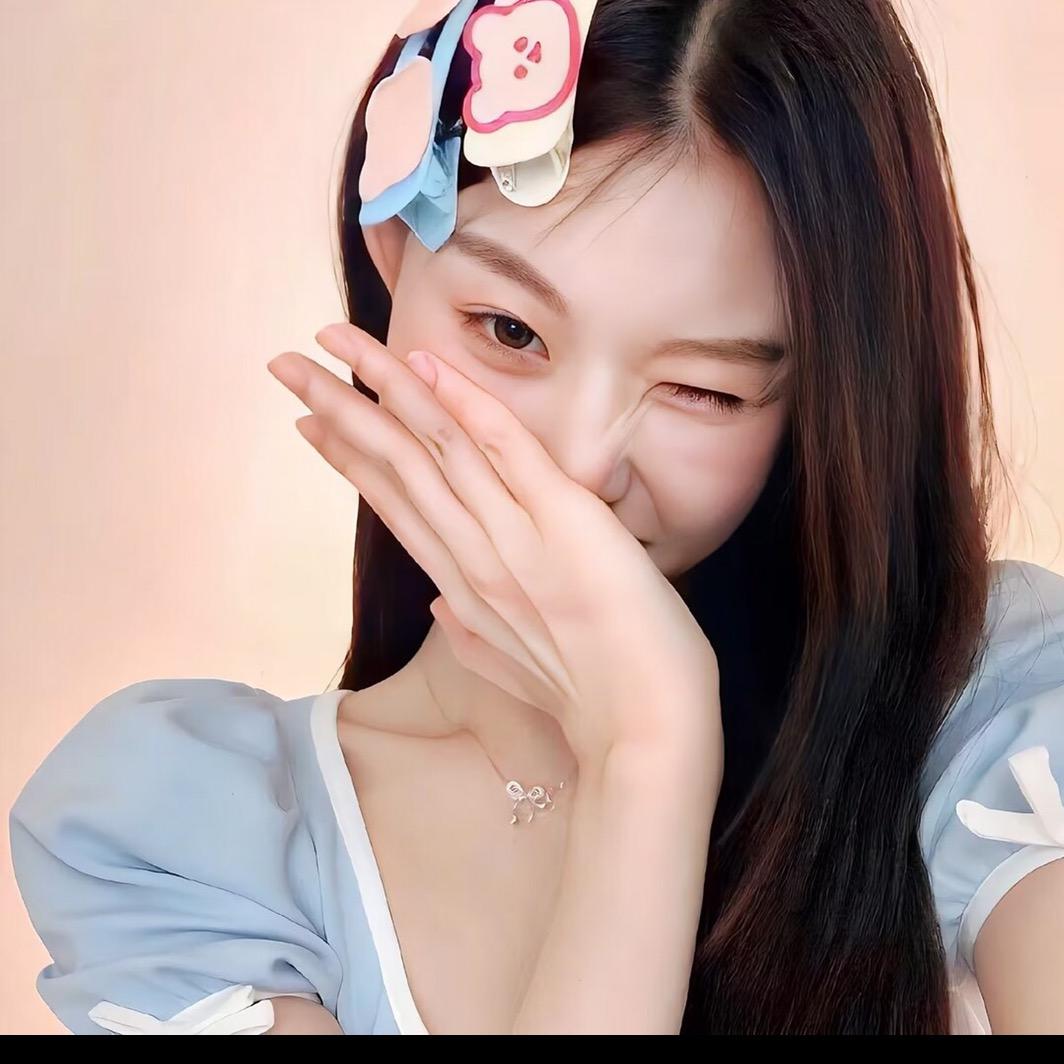 馋嘴小妞