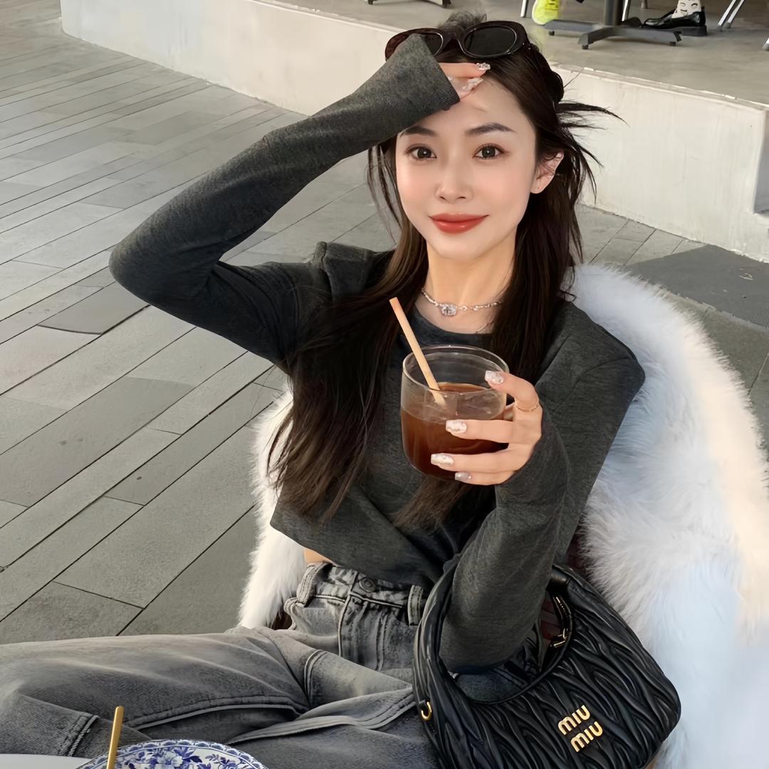 饱胀女孩