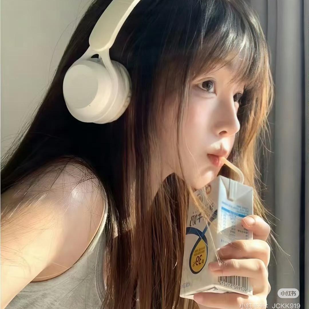 爱闻小狗