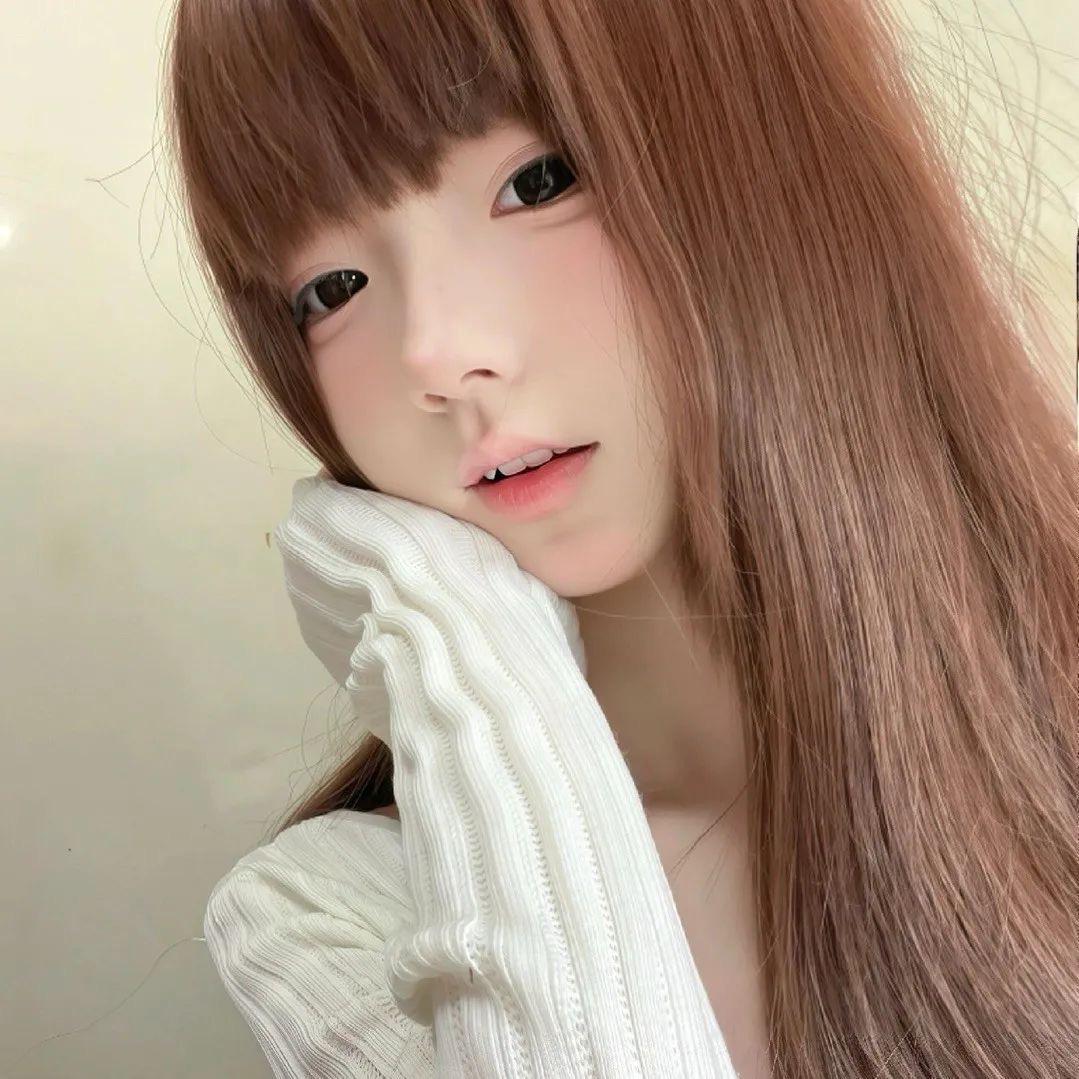 躲在厕所和蛆玩