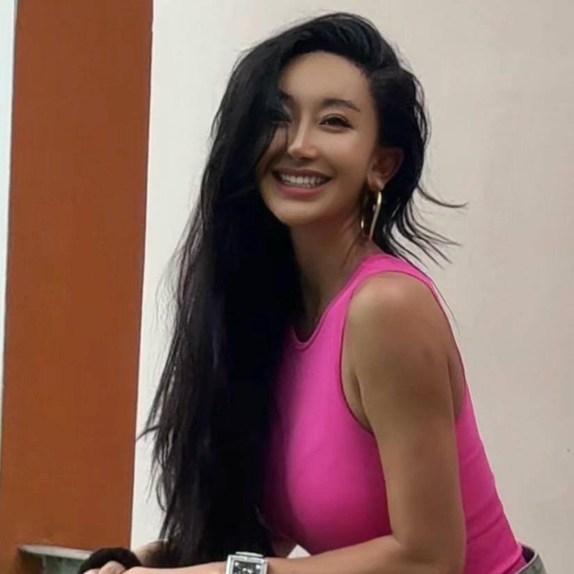 薇姐是个狠角色(相差18岁恋爱真香)