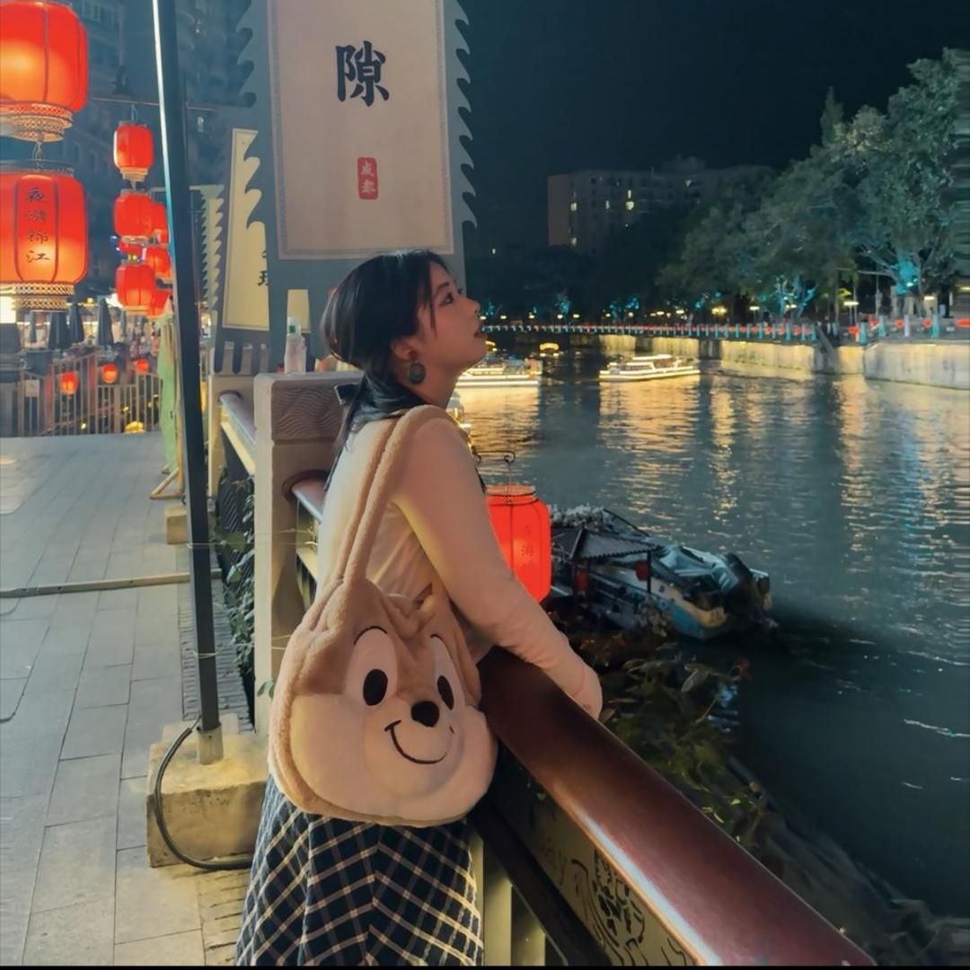 袹兜兜