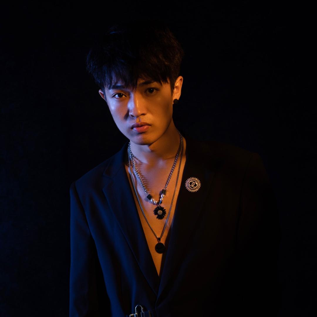 简阳艾文发型设计